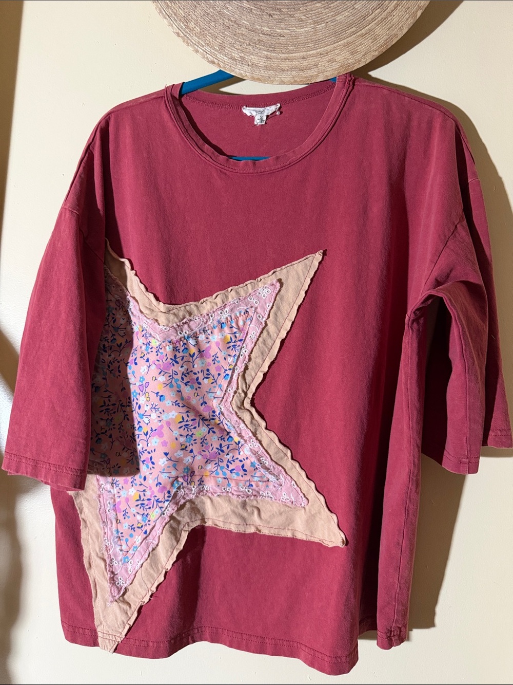Easel Oversized Maroon Tee w/Multi-Color Fabric Star Patch 3/4 Sleeves-ScoopNeck
